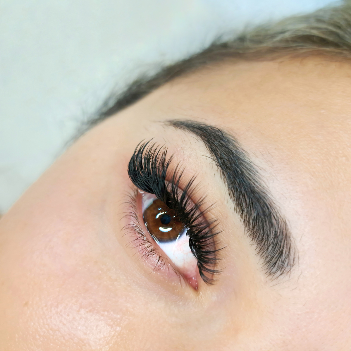 Volume Lashes by Katia